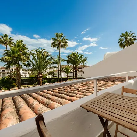 Apartment 2 Storey Townhouse With Large Terrace Garden, Bbq And Close To The Beach, In Elviria,